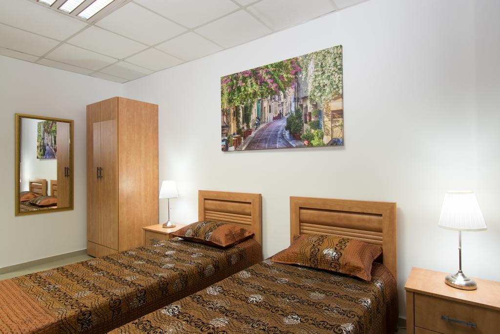 Hotel Rothschild 37 Bat Yam Ruang foto