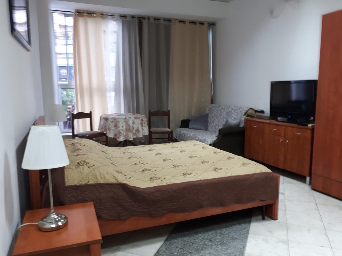 Hotel Rothschild 37 Bat Yam Bagian luar foto
