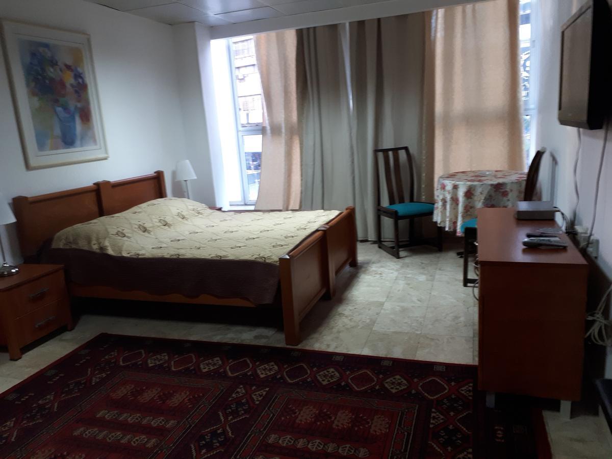 Hotel Rothschild 37 Bat Yam Bagian luar foto