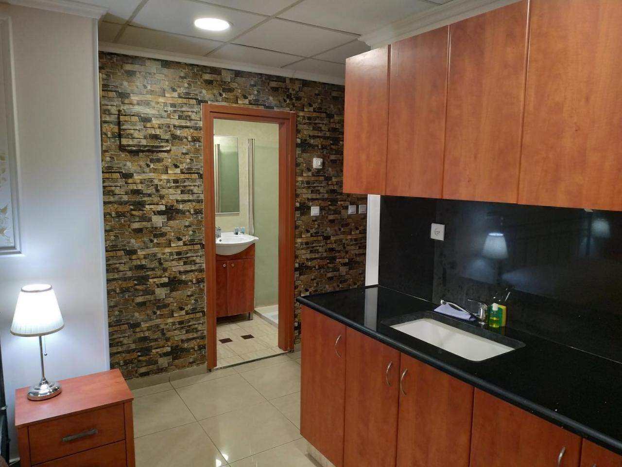 Hotel Rothschild 37 Bat Yam Bagian luar foto