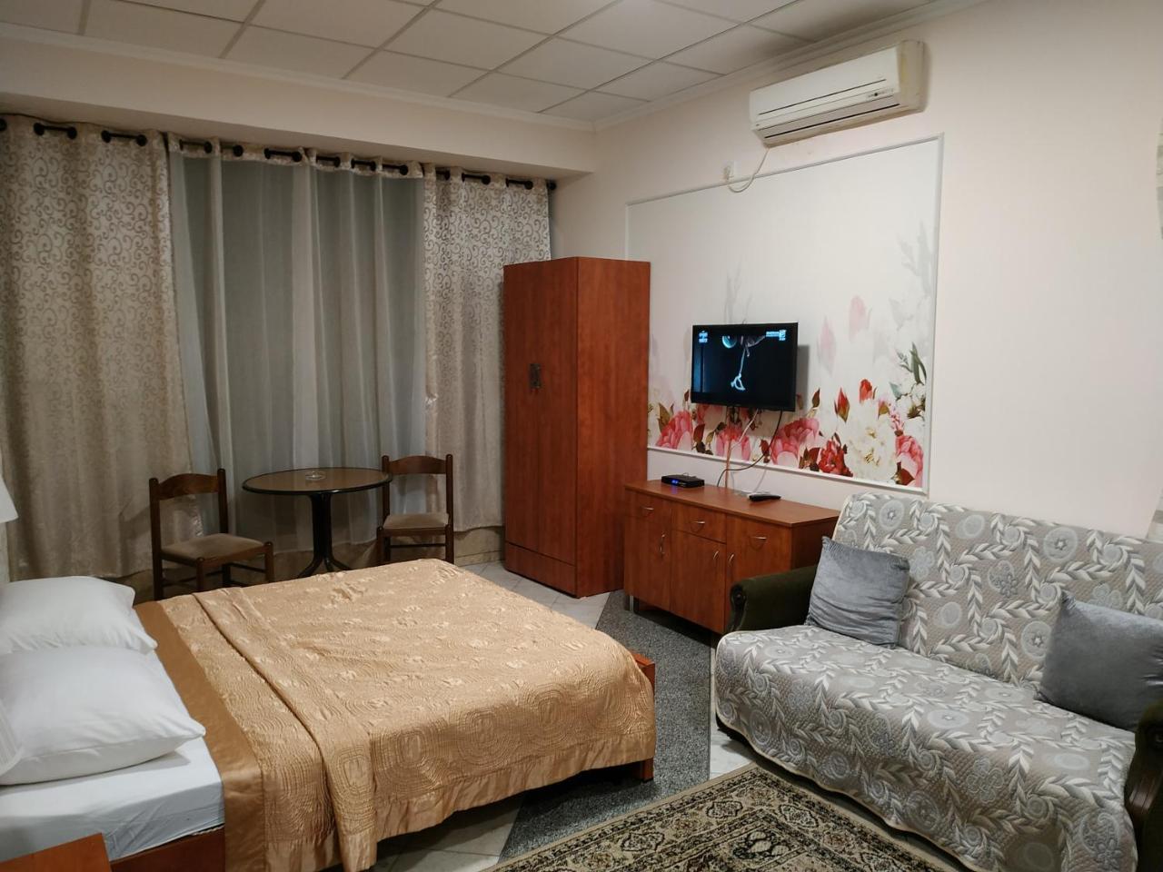Hotel Rothschild 37 Bat Yam Bagian luar foto