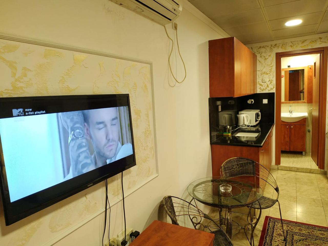 Hotel Rothschild 37 Bat Yam Bagian luar foto
